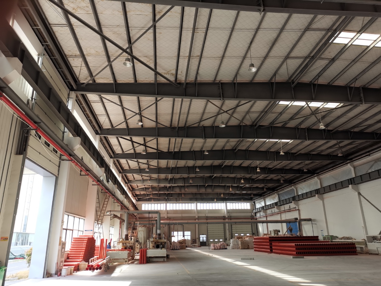 太仓高新区丙类火车头3300平方米，单跨度30米，行车20顿