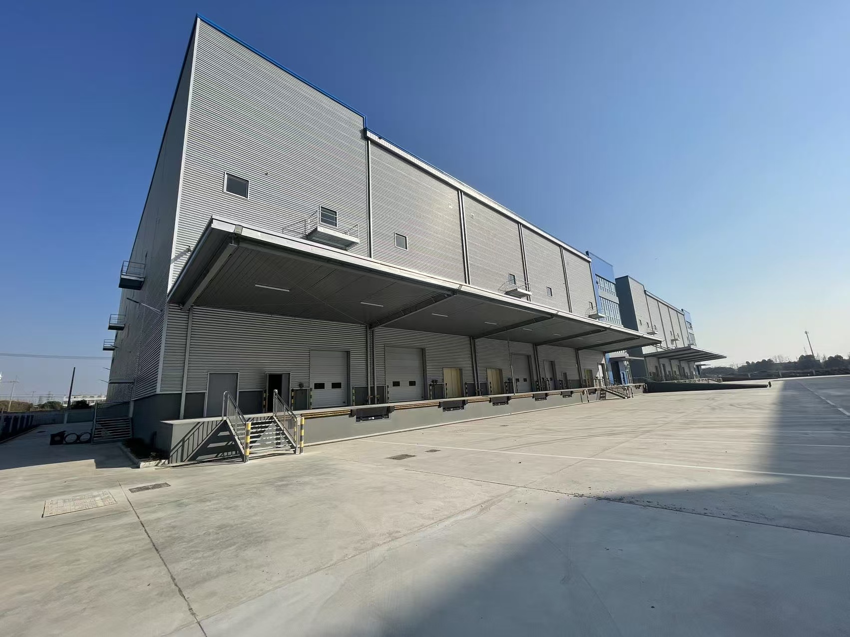 浮桥丙一类两栋共18000平招租距离s346主干道1公